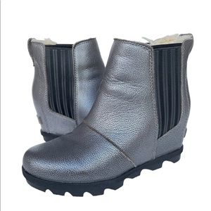 Sorel Joan Of Article Chelsea Silver Leather Wedge Pull On Bootie Sz 7